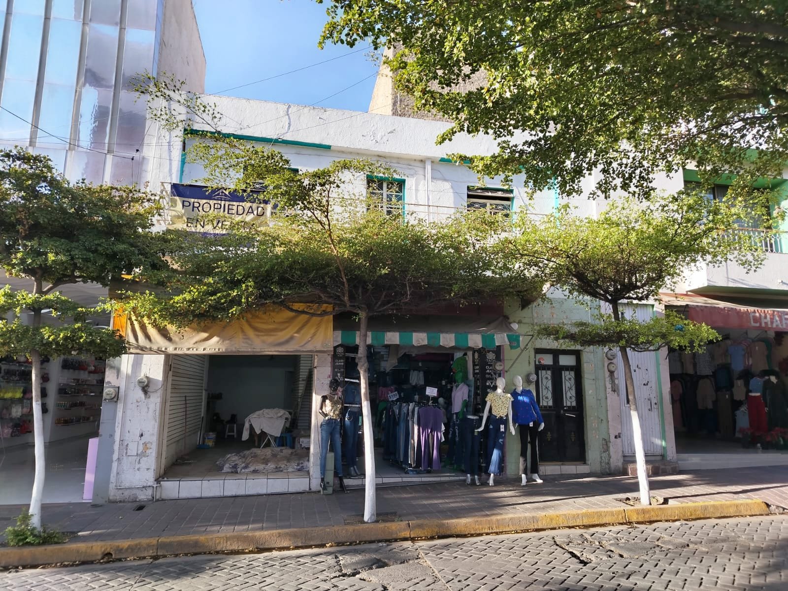 Casa en venta en el centro de Zapotlanejo | Ubicación privilegiada para inversión