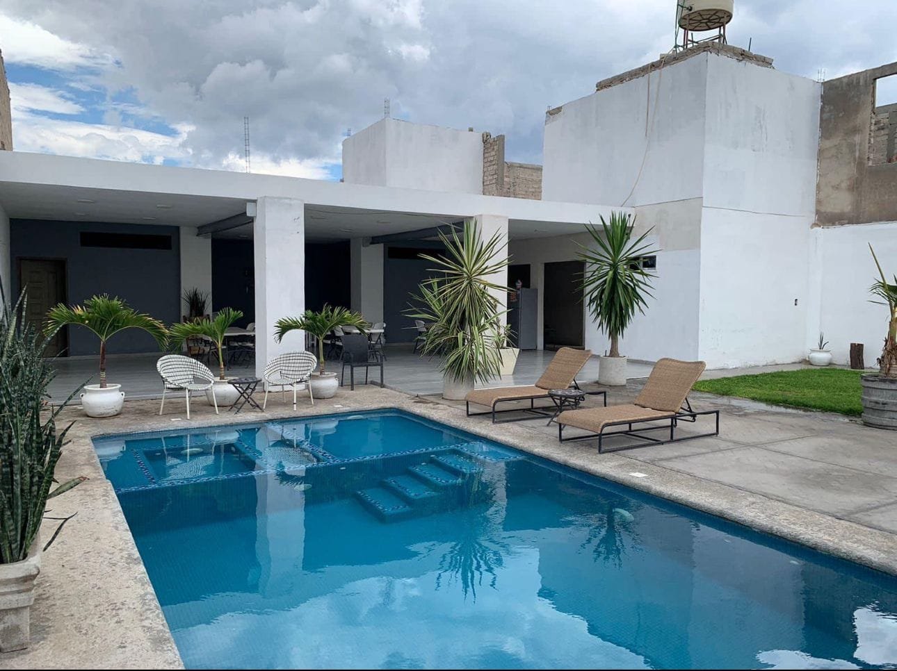 Terraza en Venta en La Laja | Con Alberca, Jacuzzi y Todos los Servicios